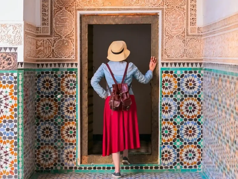 What-should-Female-Tourists-Wear-in-Morocco.webp